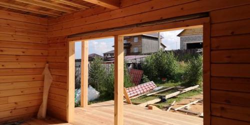 Можно ли строить баню из сырого бруса. ЧТО НУЖНО ЗНАТЬ ПЕРЕД СТРОИТЕЛЬСТВОМ ДОМА ИЗ СЫРОГО БРУСА