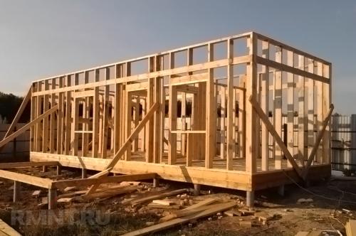 КАК ПОСТОРОИТЬ ДЕШЁВУЮ баню своими РУКАМИ.. Сборка каркаса и стен бани 02 КАК ПОСТОРОИТЬ ДЕШЁВУЮ баню своими РУКАМИ.. Сборка каркаса и стен бани 02