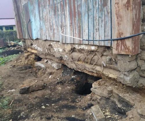 Замена нижних венцов деревянного дома на бетон. Реконструкция старого бревенчатого дома: как заменить нижние венцы