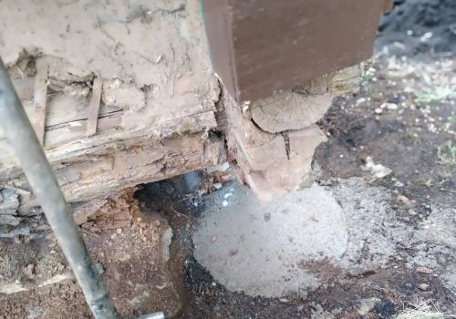 Замена нижних венцов деревянного дома на бетон. Реконструкция старого бревенчатого дома: как заменить нижние венцы