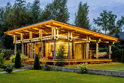 Рубленный дом и строительство домов из бревна ручной рубки. Выбор древесины для постройки 06