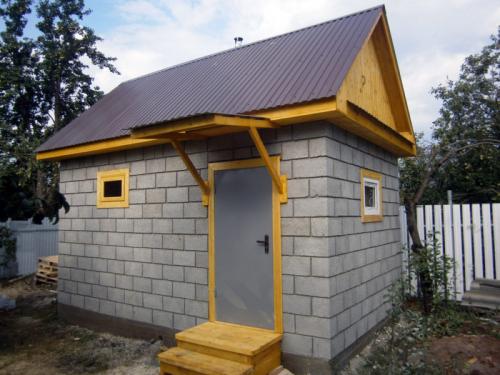 Из чего быстро и дешево построить баню. Из шлакоблока 02