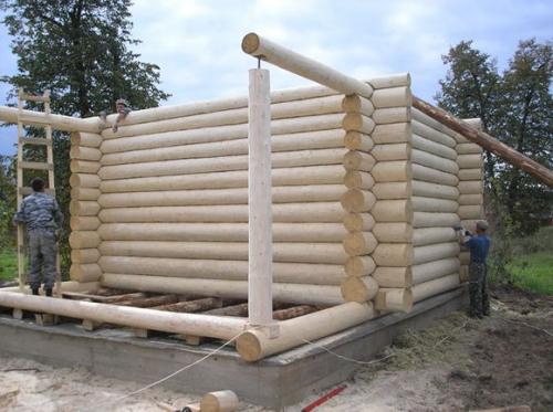 Через сколько можно ставить сруб на фундамент. Какие нормы существуют при строительстве фундамента под деревянный сруб