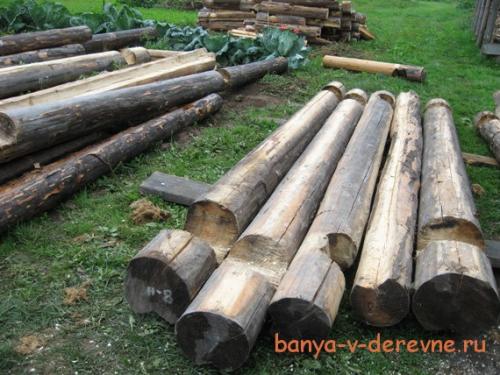 Возведение сруба для бани. Фундамент и закладные бревна
