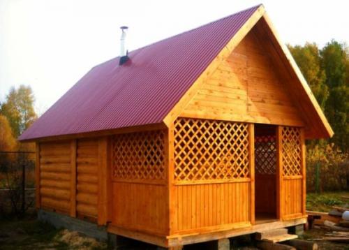 Баня с верандой под одной крышей. Баня с беседкой