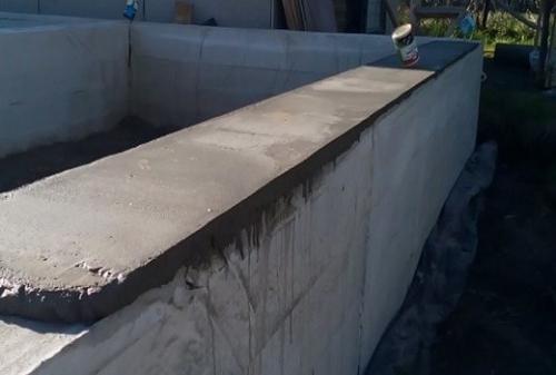 Как выровнять фундамент после заливки. Методы предотвращения образования неровностей