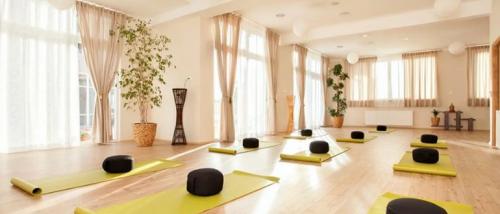 Какой бизнес открыть в 2023 году девушке. Топ 20 лучших бизнес идей для девушек в 2023 году