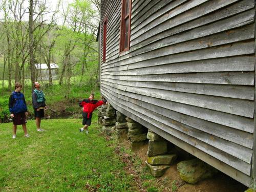 Столбчатый фундамент своими руками. Система столбов 04