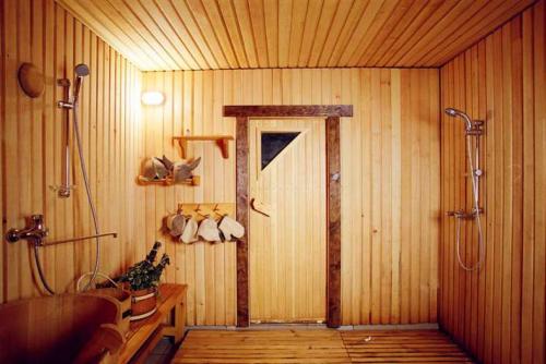 Баня с отдельной парилкой и мойкой. Баня с парилкой и мойкой: особенности планировки бань размером 4х6, 3х4, 5х5, 3х6, 3х5 с совмещённым или раздельным интерьером