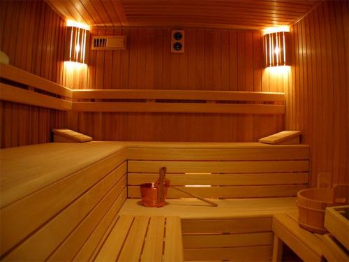 Отделка бани внутри вагонкой своими руками. Вагонка - универсальный пиломатериал для отделки бани