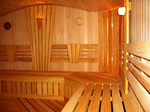 Отделка бани внутри вагонкой своими руками. Вагонка - универсальный пиломатериал для отделки бани