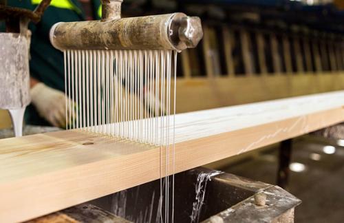 Как делают клееный брус. Из чего состоит клей для изготовления клееного бруса?