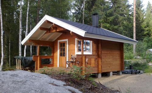 Наружная покраска деревянного сруба бани. Материалы для наружной обработки и покраски бани 01 Наружная покраска деревянного сруба бани. Материалы для наружной обработки и покраски бани 01