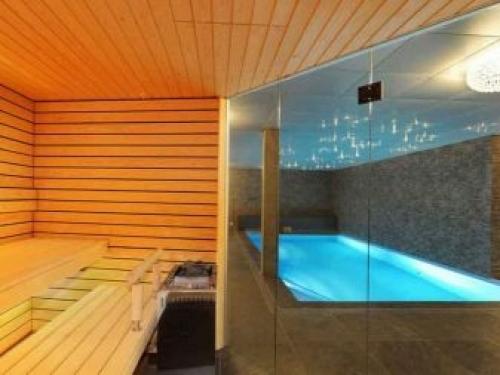 Как построить баню из клееного бруса. В чем преимущества такого строительного материала? 07