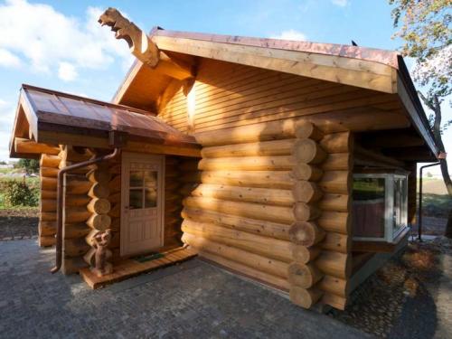 Сруб бани из бревна. Проекты бань из бревна: фото самых красивых примеров построек с мансардой и террасой, 4х6 и 6х6 метров из оцилиндрованного бруса