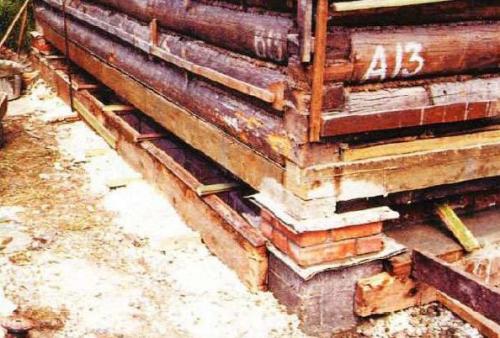 Как обновить старую баню. Ремонт фундамента с заменой нижних венцов сруба