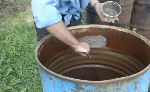 Резиновая краска для бака с водой. Подготовка и покраска изделия