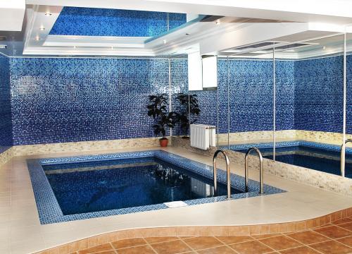 Отделка бани внутри плиткой. В какой бане уместна плитка?