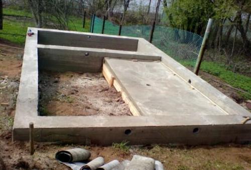 Как сделать фундамент под баню. Технология строительства фундамента своими руками. 01